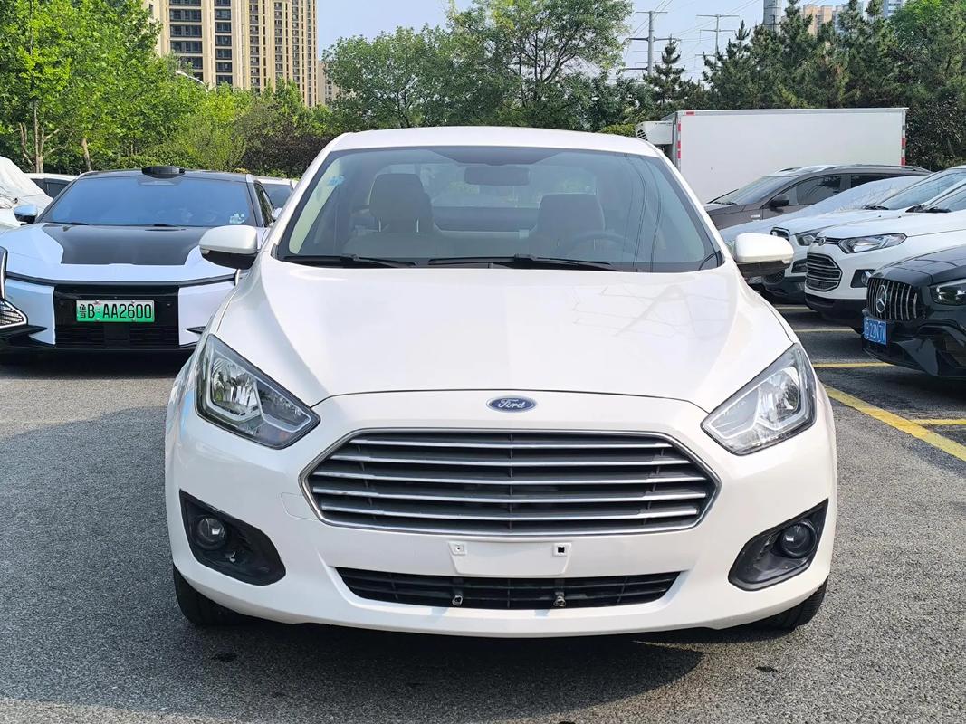 长安福特福睿斯2016款,长安福特福睿斯2016款自动挡带天窗的车型最快多少速度