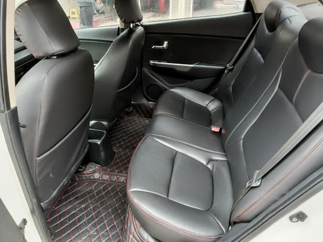 起亚k2三厢 起亚k2三厢后座拆解图解