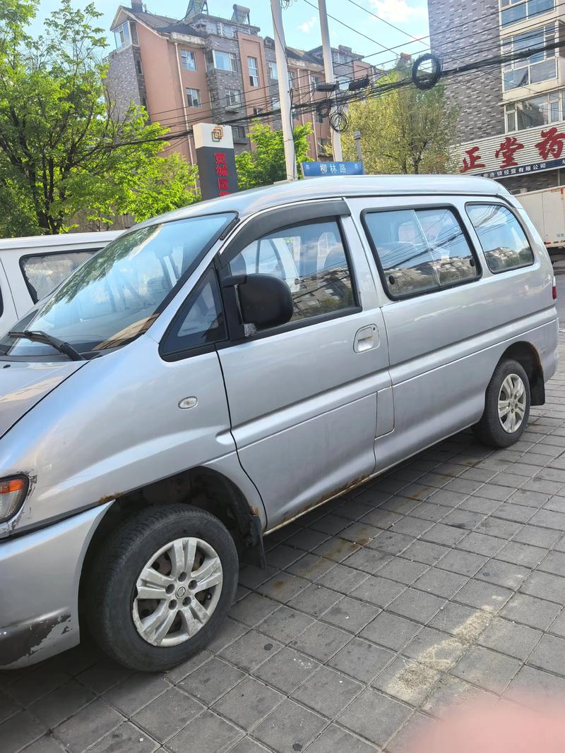 东风风神v3菱智货运版 东风菱智v3货运版报价